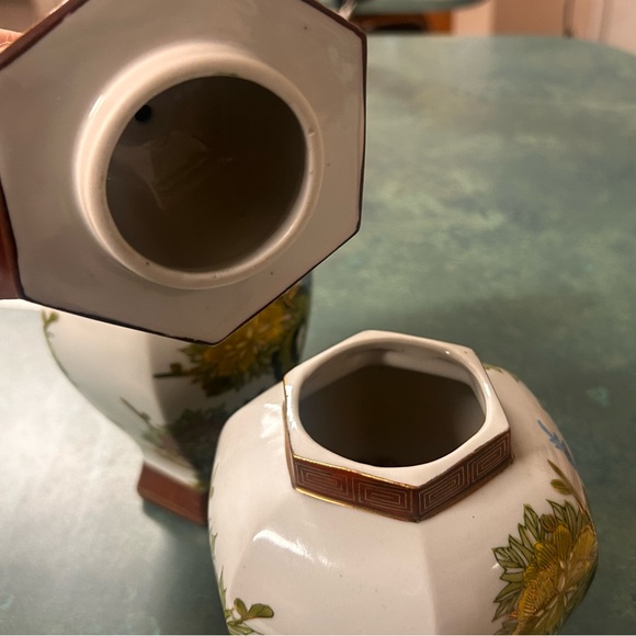 Satsuma Kutani Undated Asian Painted Vase Set - Picture 4 of 8